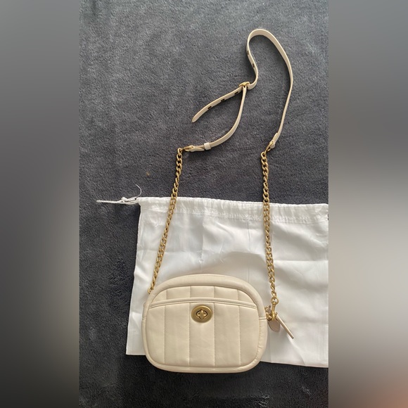 NEW COACH CAMERA BAG - Picture 2 of 6